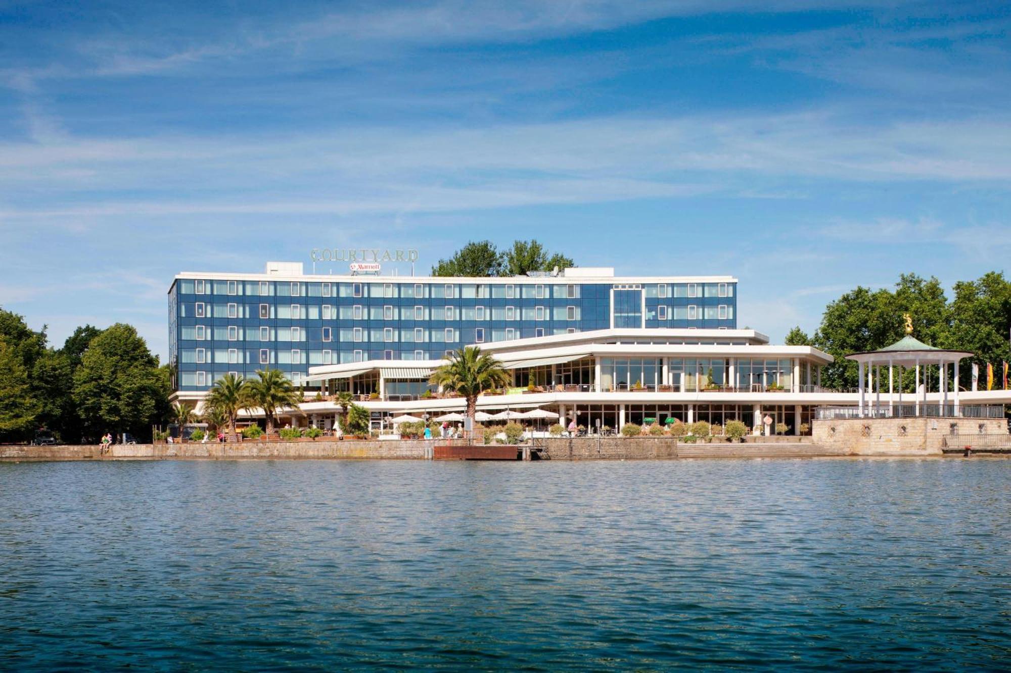 Courtyard By Marriott Maschsee Hotel 4*
