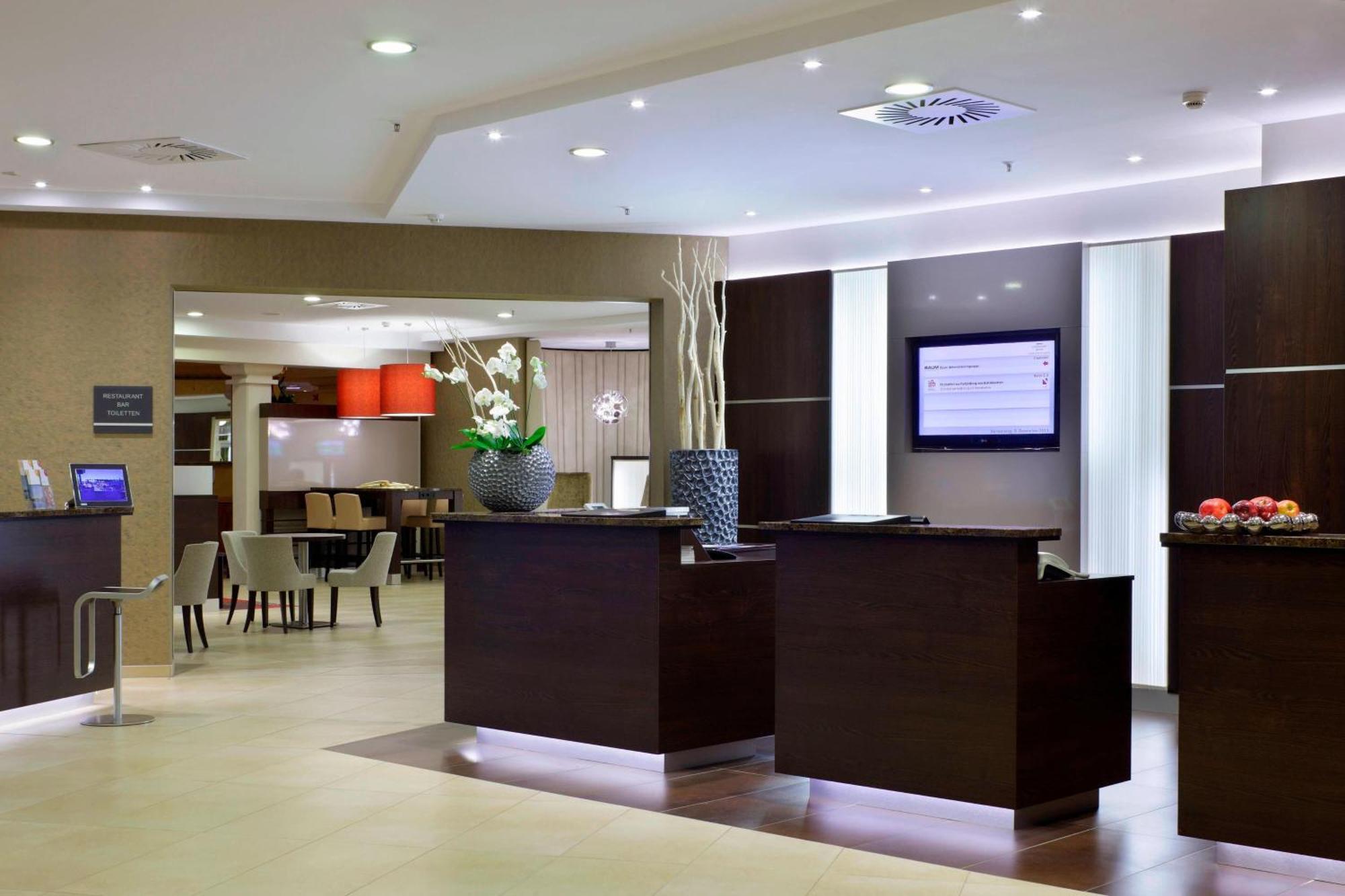 Courtyard By Marriott Maschsee Hotel 4*