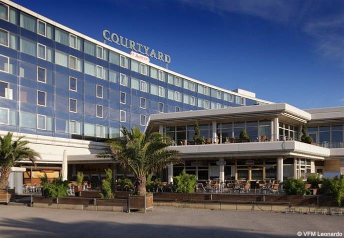 Courtyard By Marriott Maschsee Hotel
