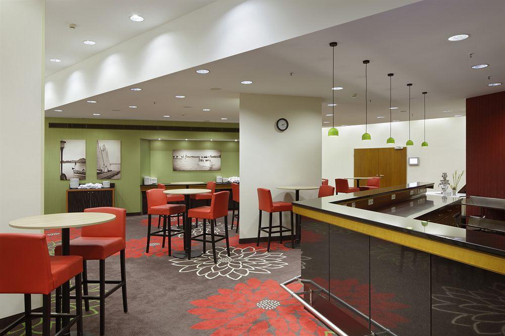 Hotel Courtyard By Marriott Maschsee Hanower