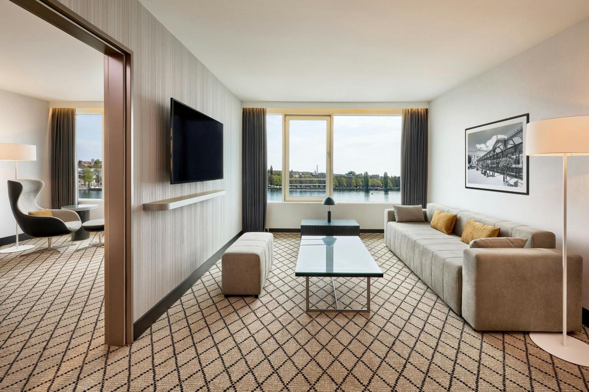 Hotel Courtyard By Marriott Maschsee Hanower