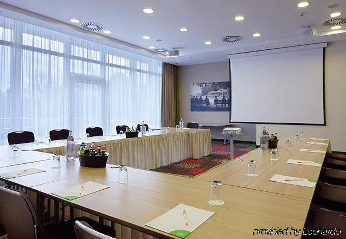 Courtyard By Marriott Maschsee Hotel Hanower