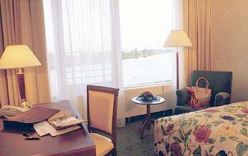 Courtyard By Marriott Maschsee Hotel Hanower